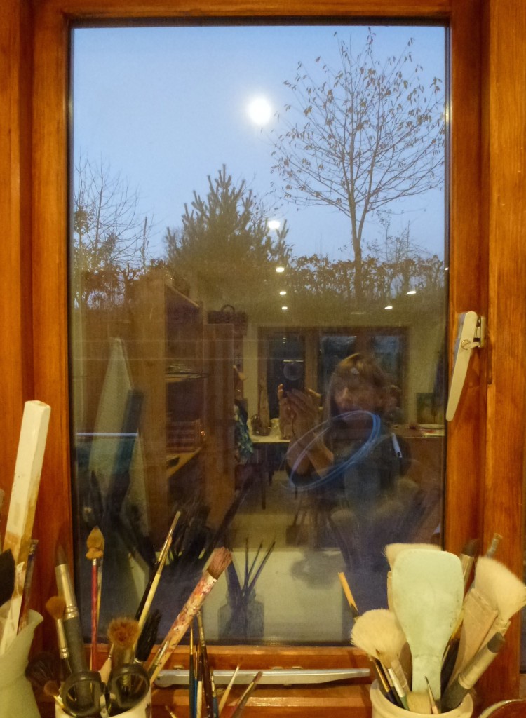 ReflectsInSTudioWindow